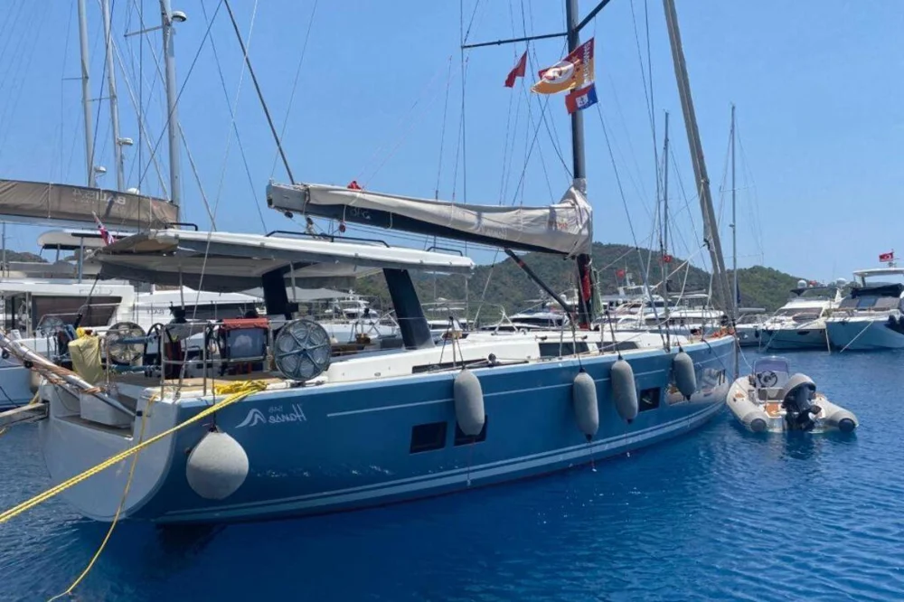 BoatPhoto.coverAlt