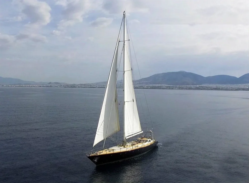 BoatPhoto.coverAlt