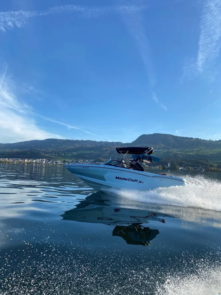 BoatPhoto.coverAlt