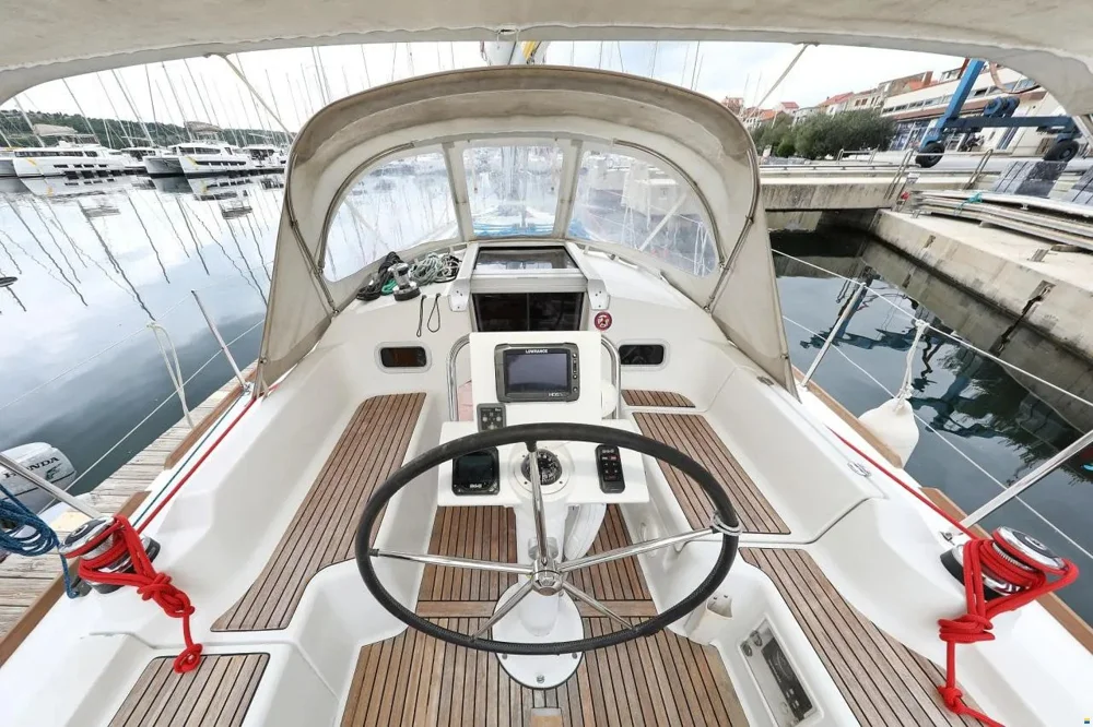 2012 BENETEAU Oceanis 34 for sale in Punat, Croatia, photo 5 of 5
