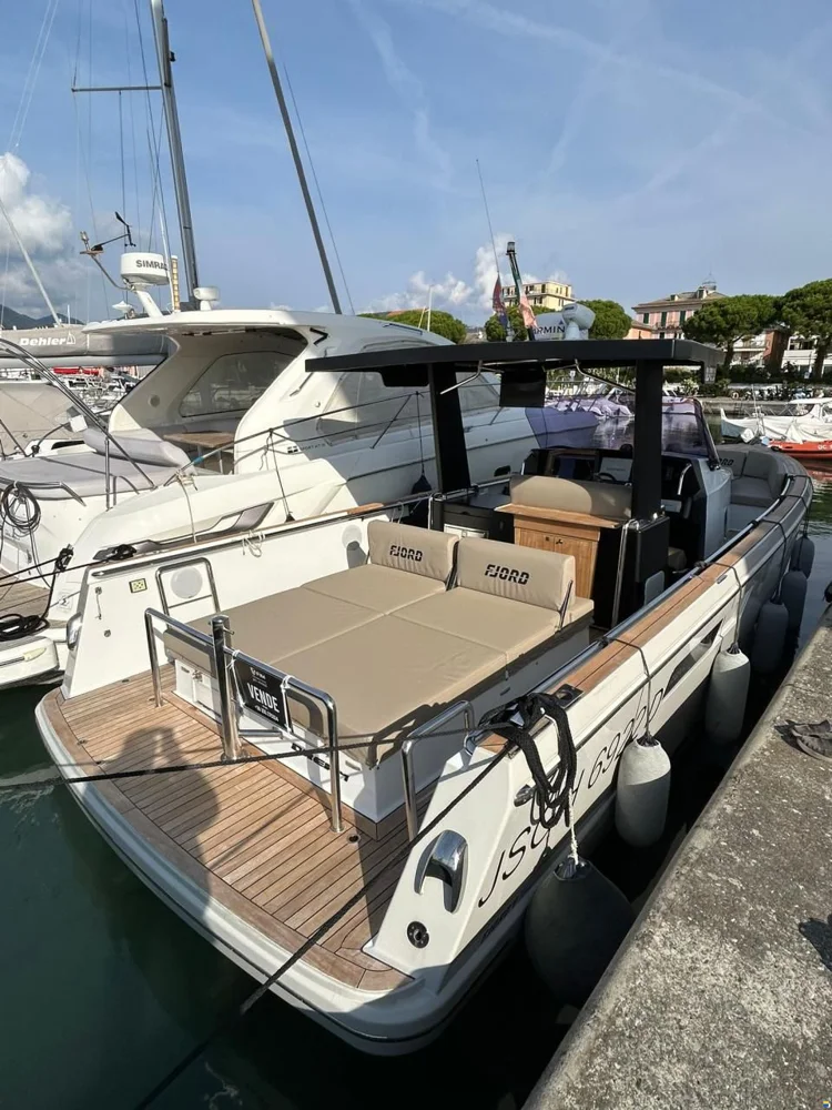 BoatPhoto.coverAlt