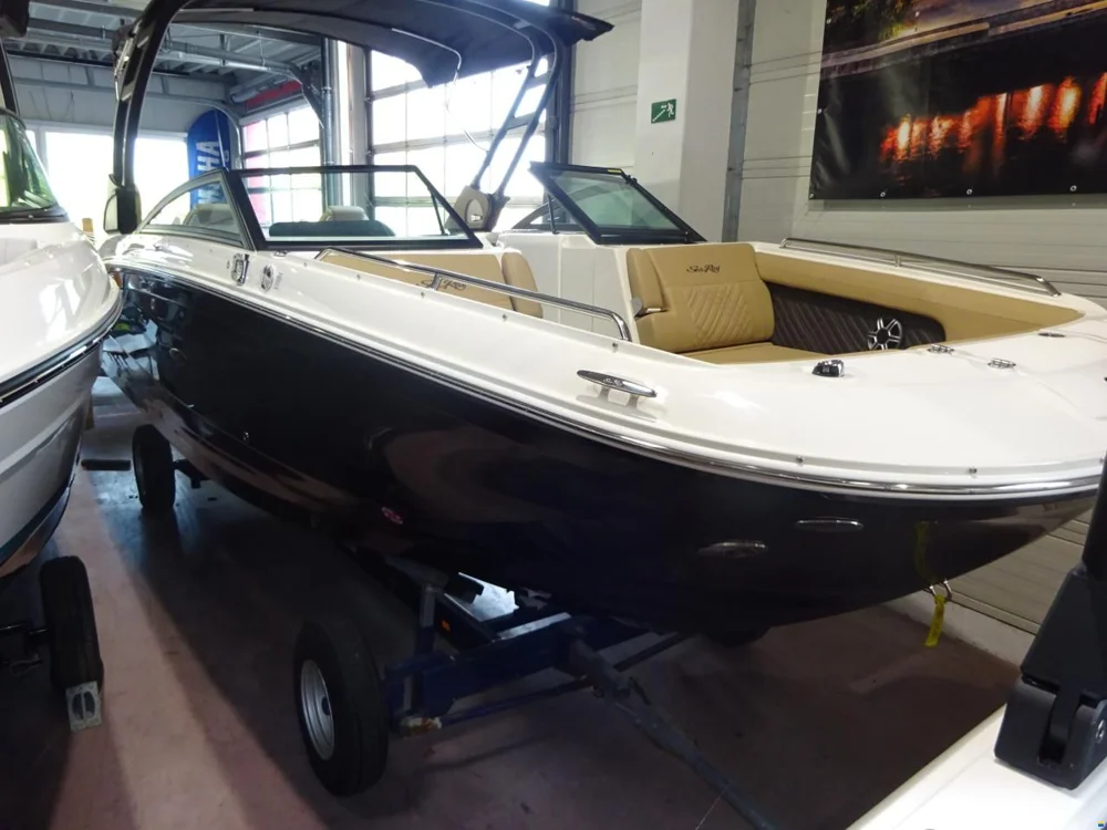 BoatPhoto.coverAlt