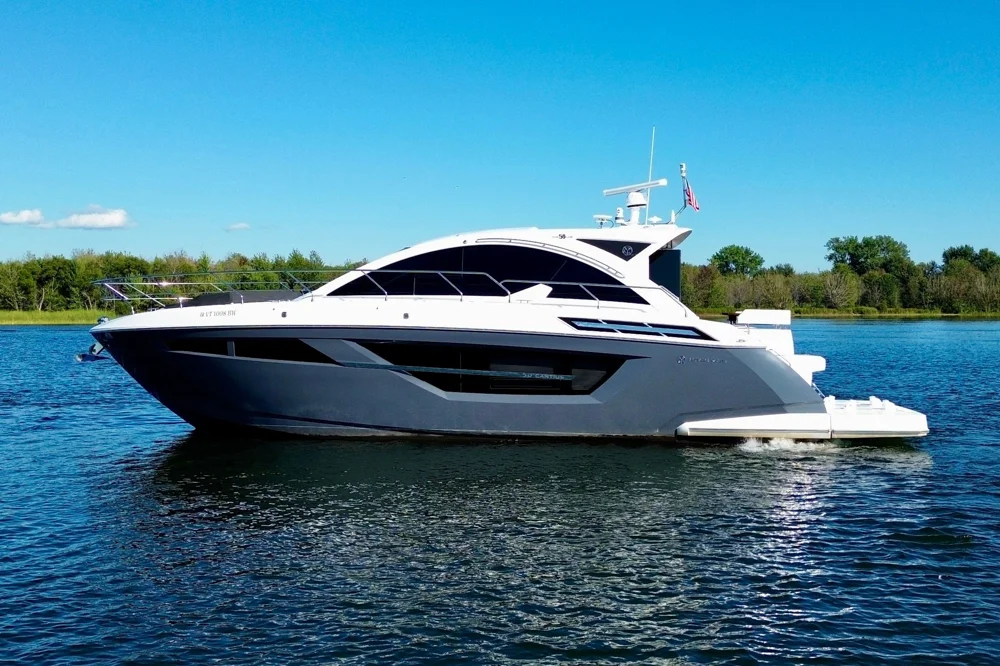 BoatPhoto.coverAlt
