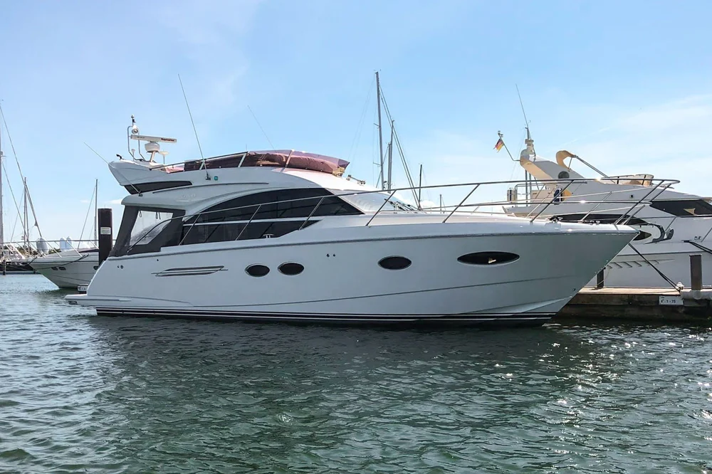 BoatPhoto.coverAlt