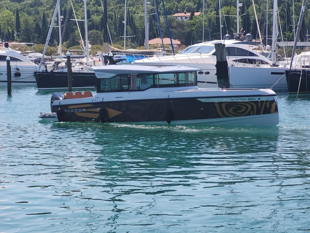 BoatPhoto.alt