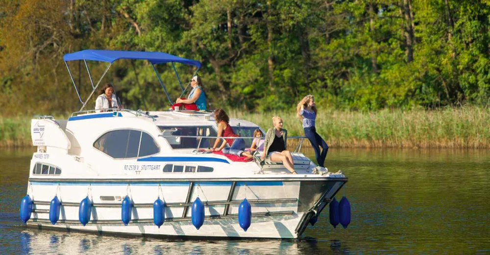 BoatPhoto.coverAlt