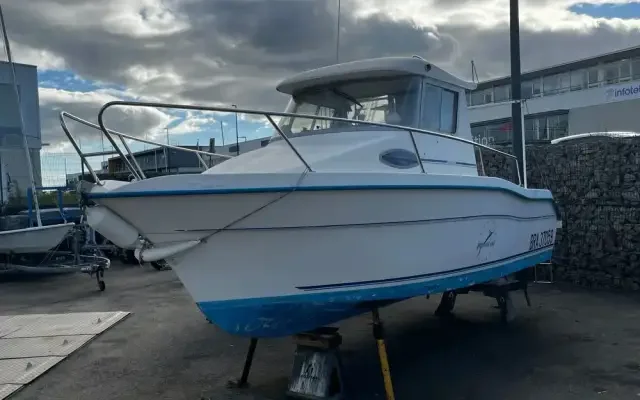 BoatPhoto.alt