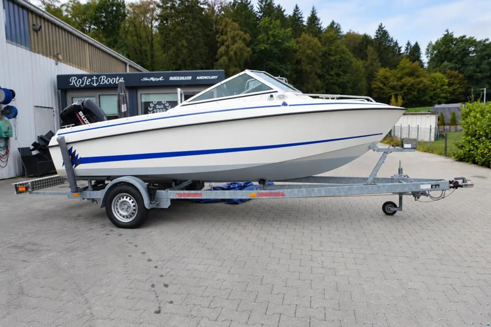 BoatPhoto.coverAlt
