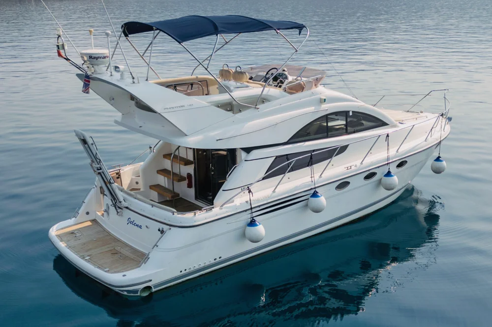 BoatPhoto.coverAlt