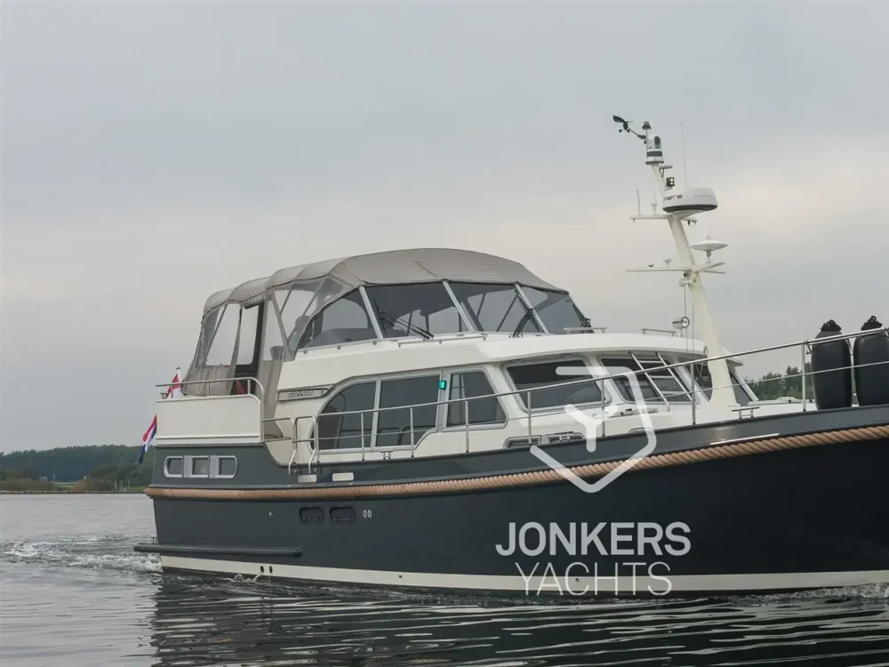 BoatPhoto.coverAlt