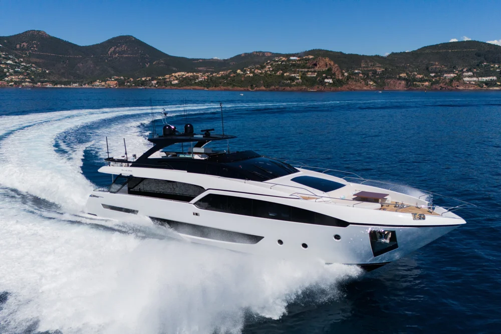BoatPhoto.coverAlt
