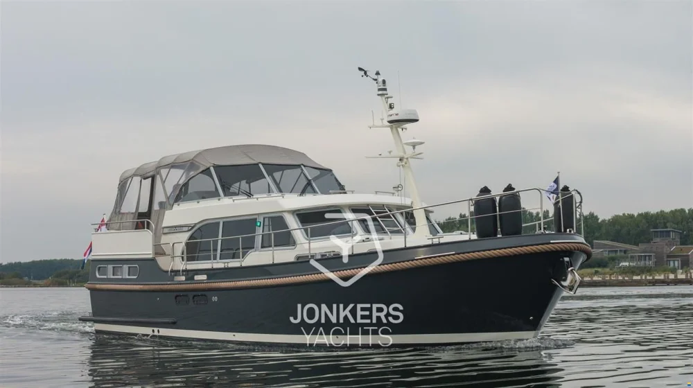 BoatPhoto.coverAlt