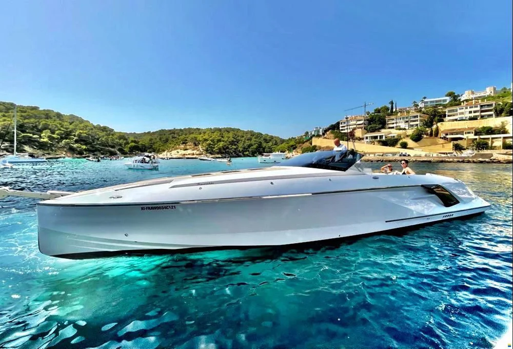 BoatPhoto.coverAlt