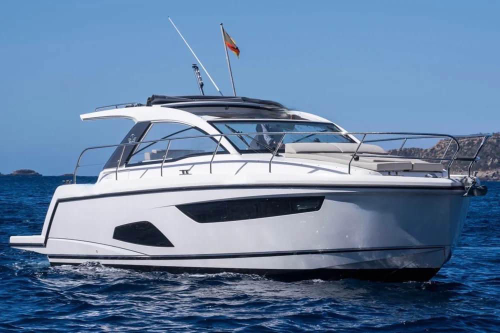 BoatPhoto.coverAlt
