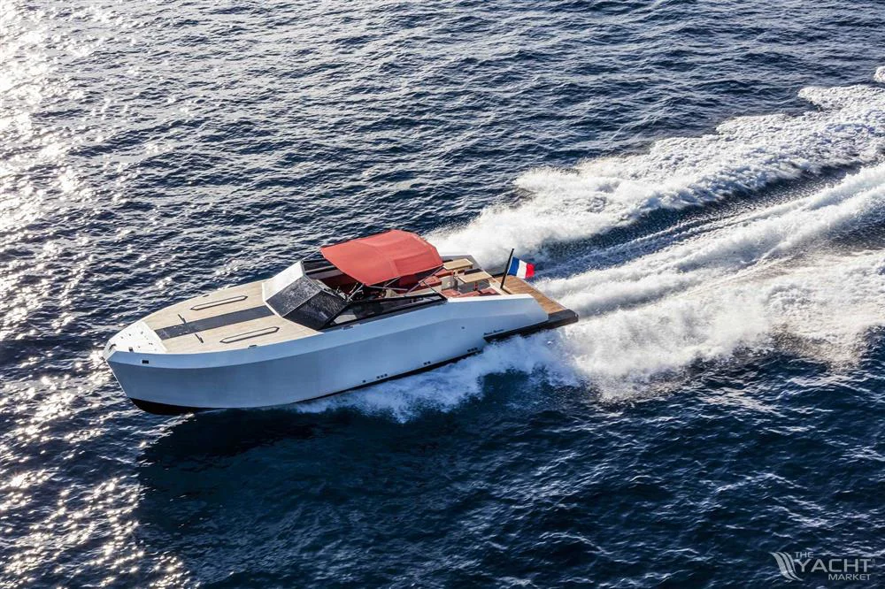 BoatPhoto.coverAlt