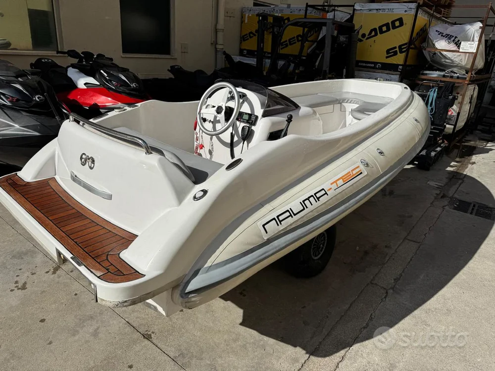BoatPhoto.coverAlt