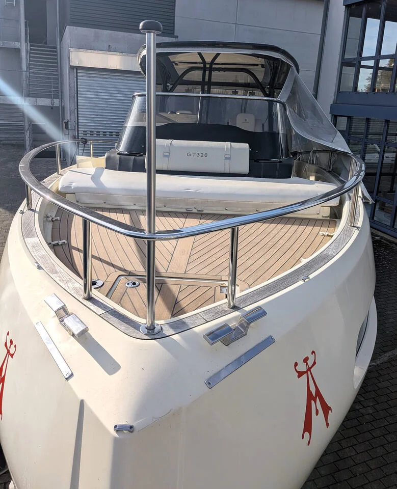BoatPhoto.alt