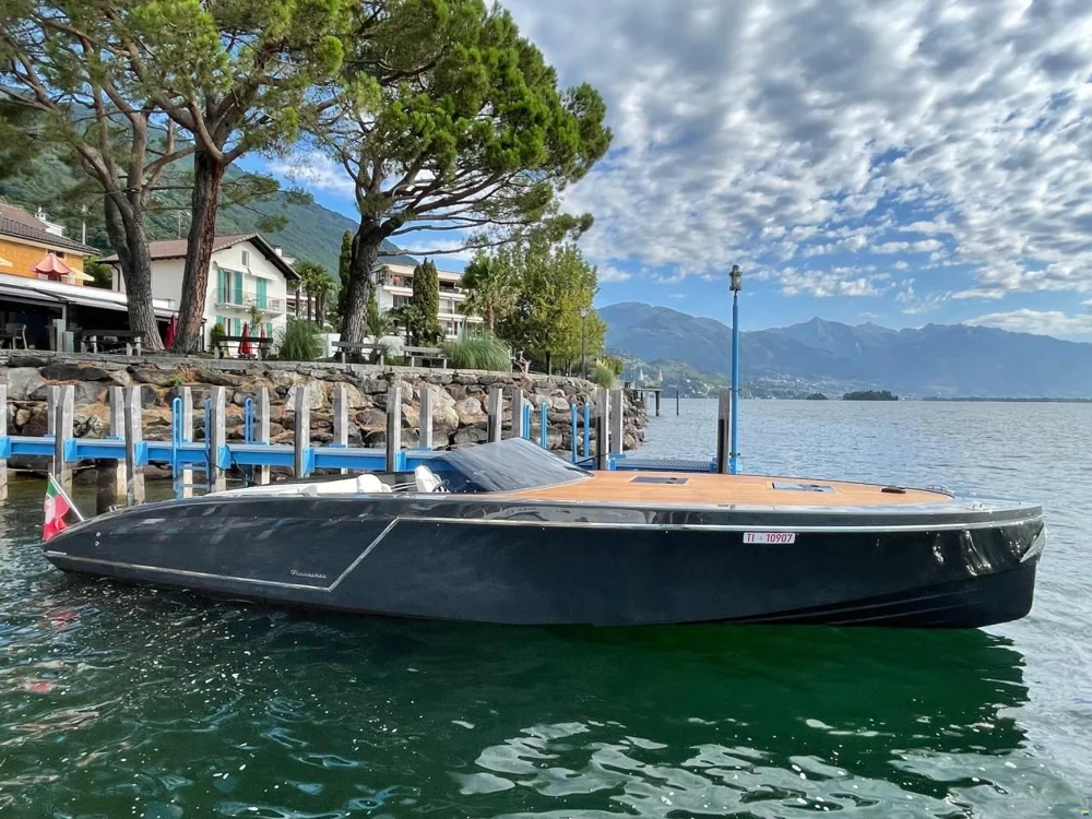 BoatPhoto.coverAlt
