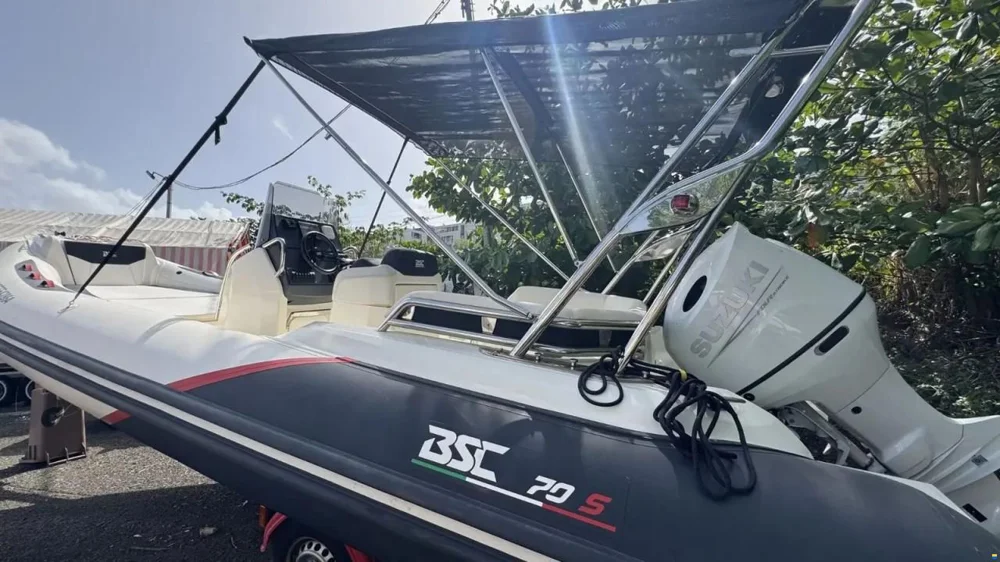 BoatPhoto.coverAlt