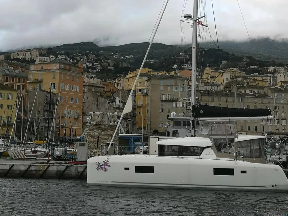 BoatPhoto.coverAlt