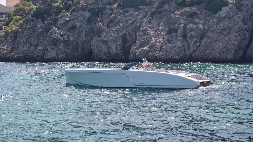 BoatPhoto.coverAlt