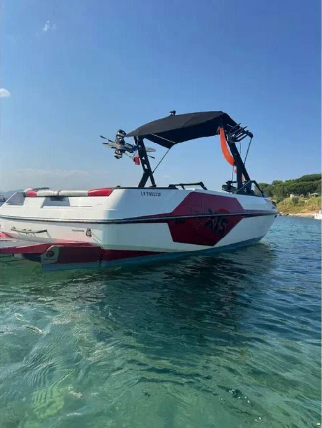 BoatPhoto.coverAlt