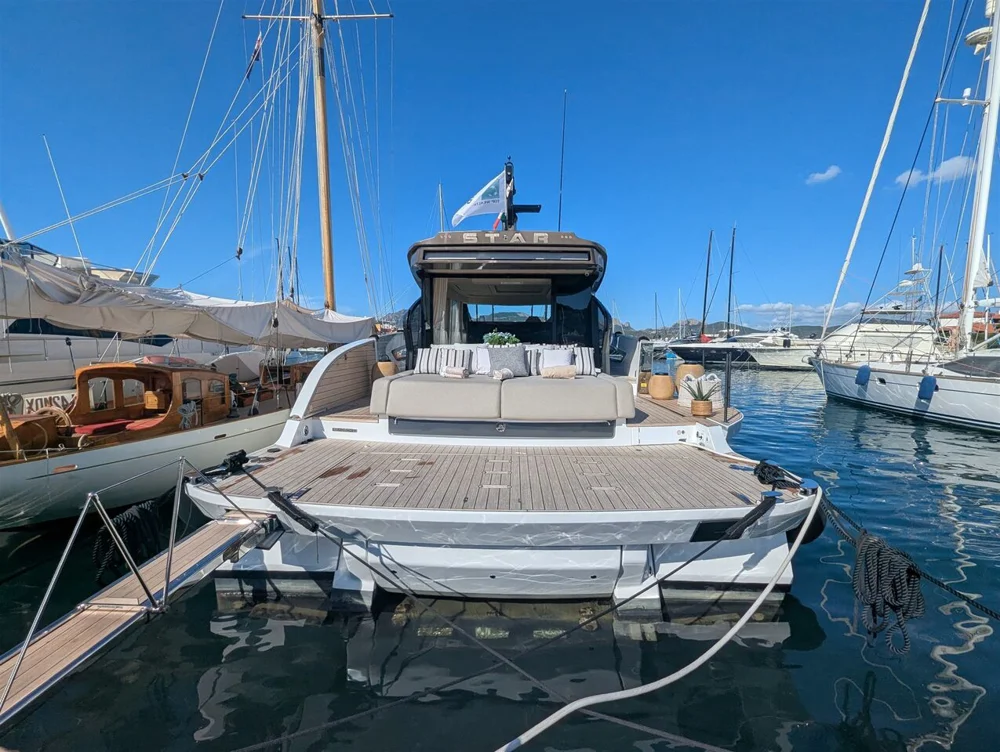 2026 Azimut Seadeck 6 for sale in Olbia, Italy, photo 4 of 5