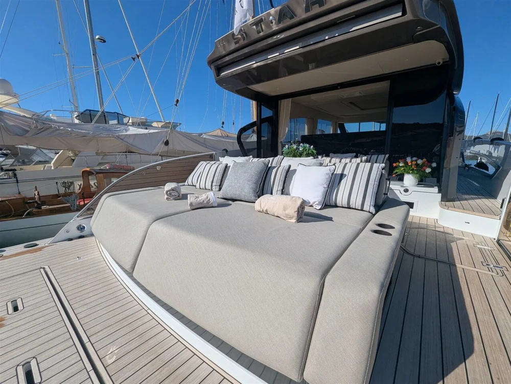 2026 Azimut Seadeck 6 for sale in Olbia, Italy, photo 5 of 5
