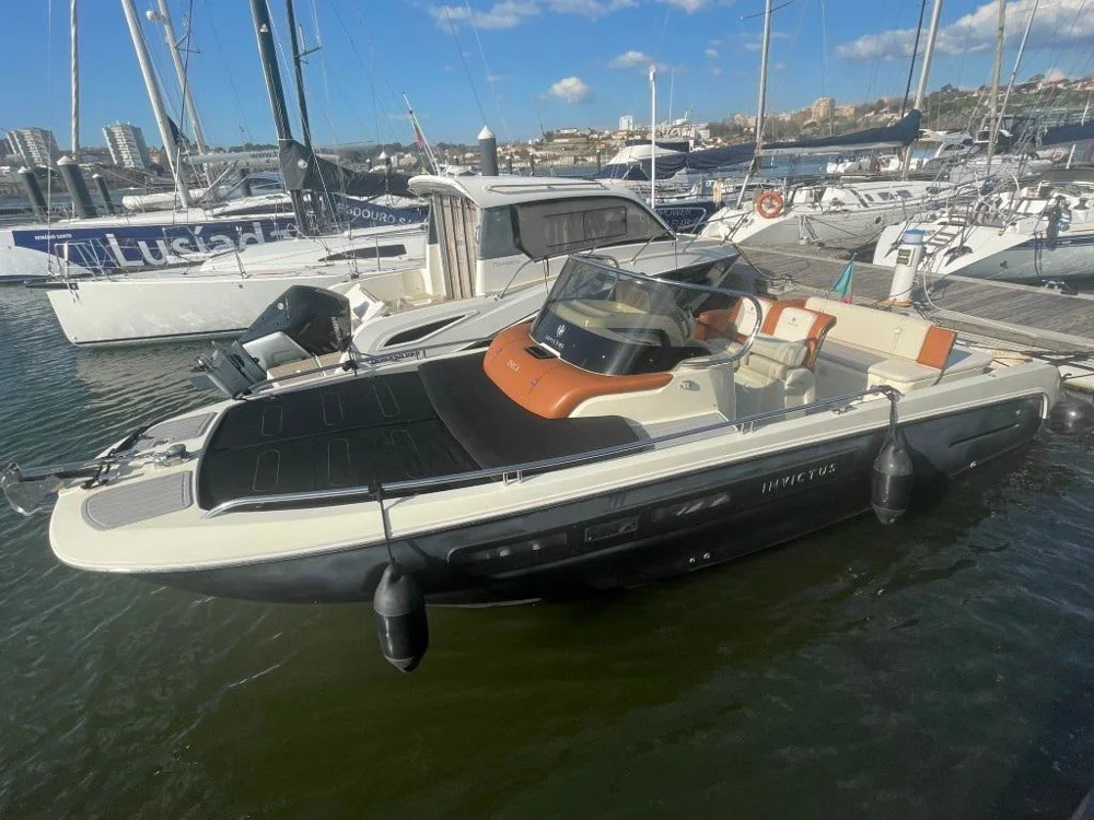 BoatPhoto.coverAlt