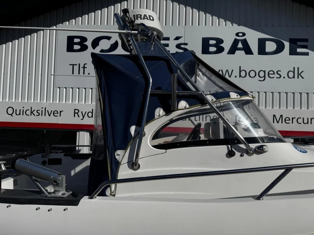 BoatPhoto.coverAlt