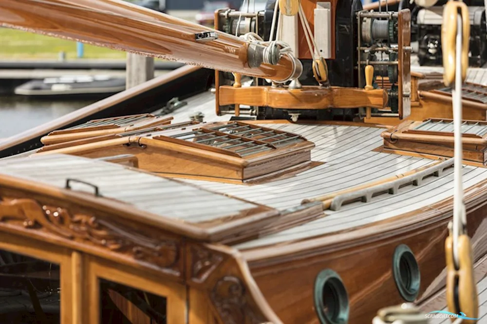 BoatPhoto.alt