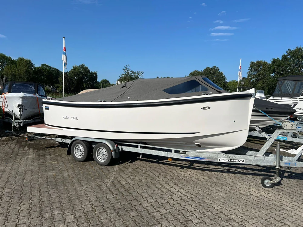 BoatPhoto.coverAlt