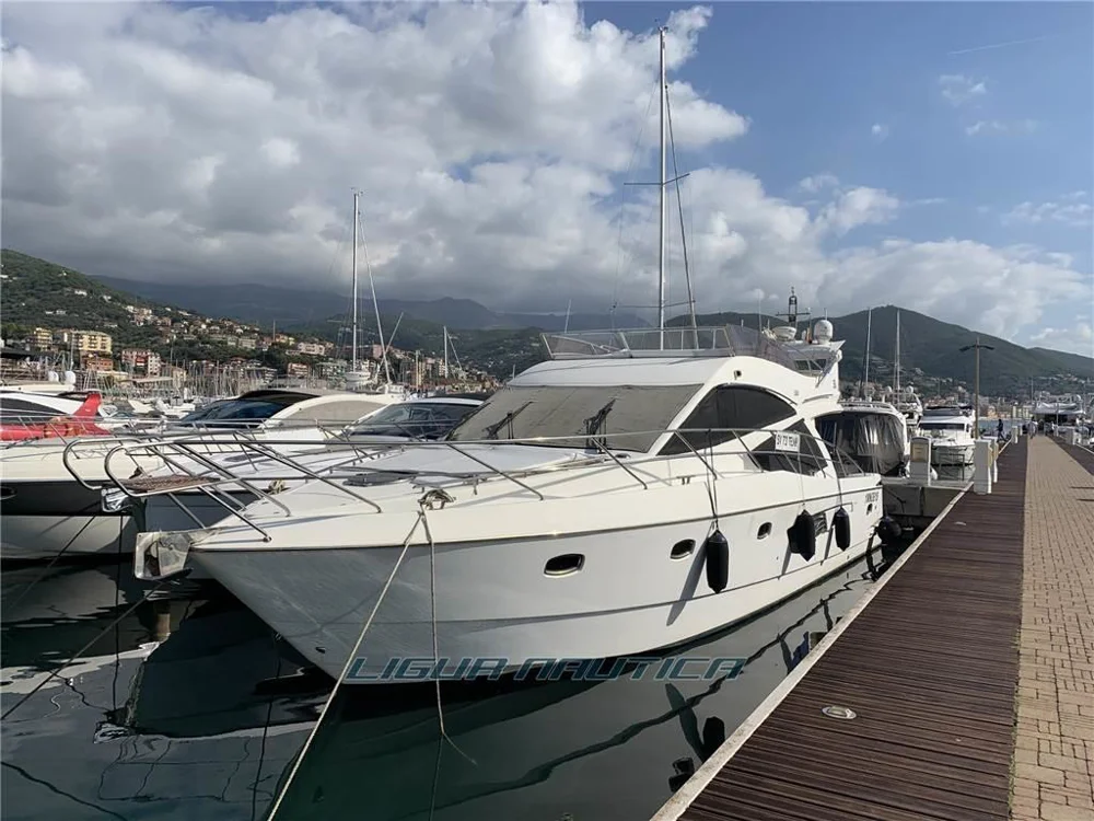 BoatPhoto.coverAlt