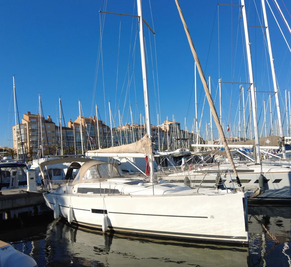 BoatPhoto.coverAlt