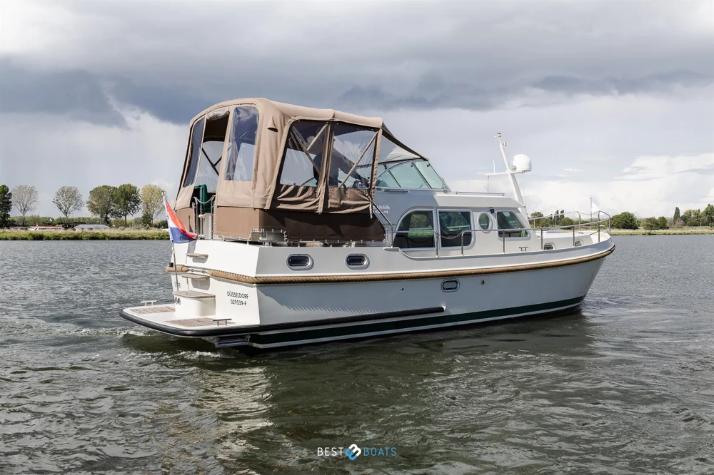 BoatPhoto.alt