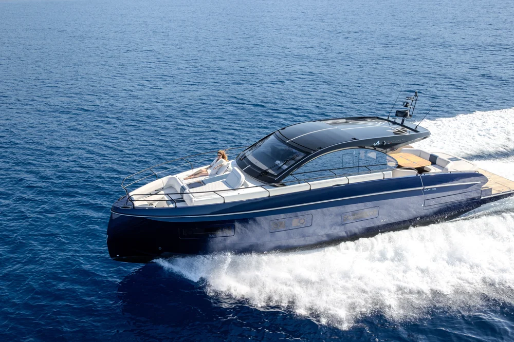 BoatPhoto.coverAlt