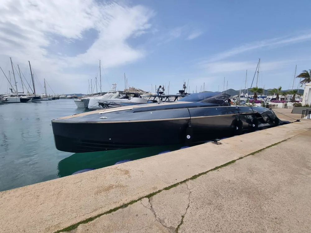 BoatPhoto.coverAlt