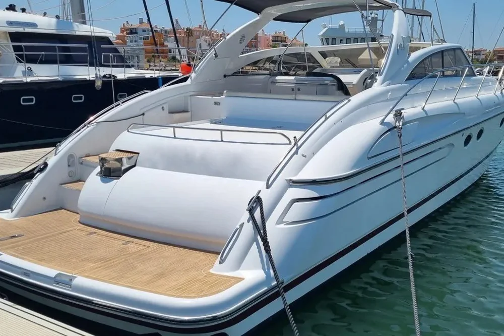 BoatPhoto.coverAlt