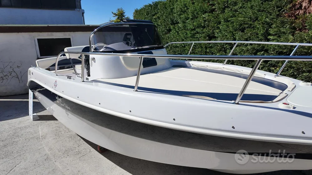 BoatPhoto.coverAlt