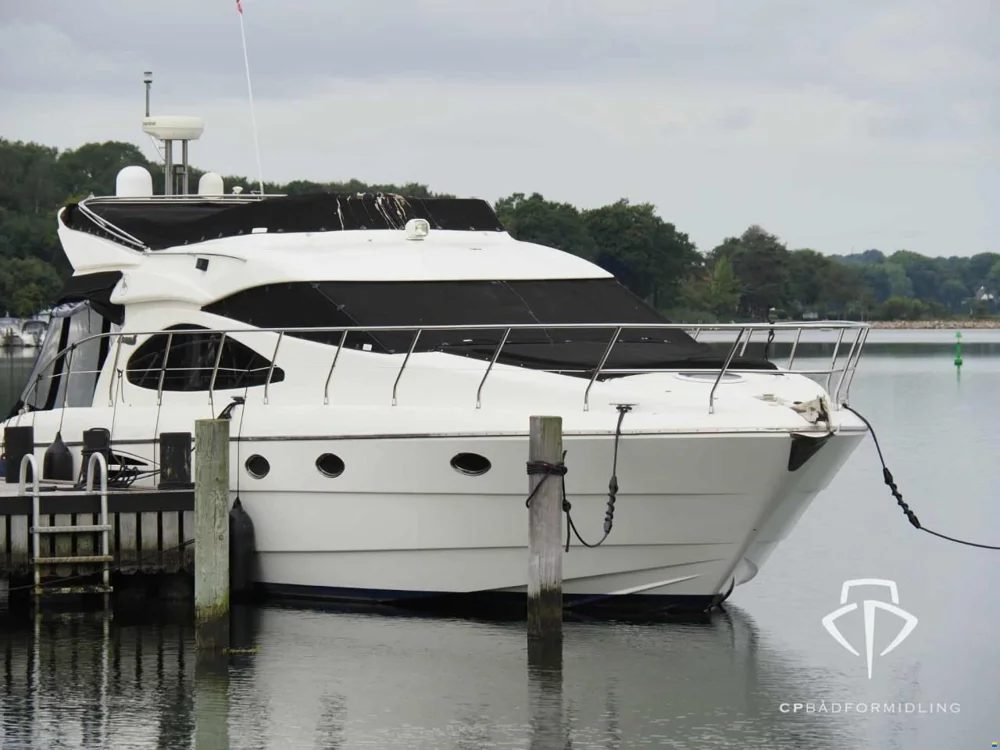 BoatPhoto.coverAlt