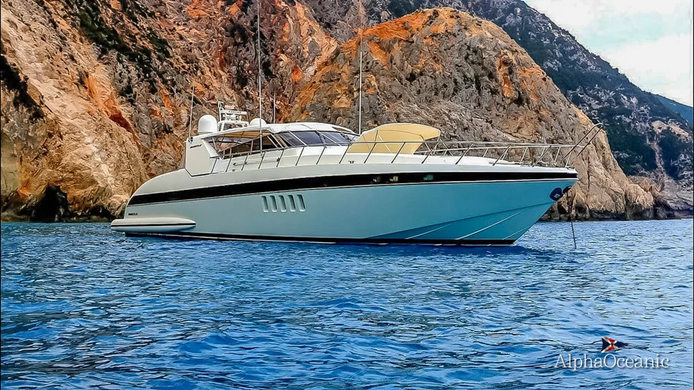 BoatPhoto.coverAlt