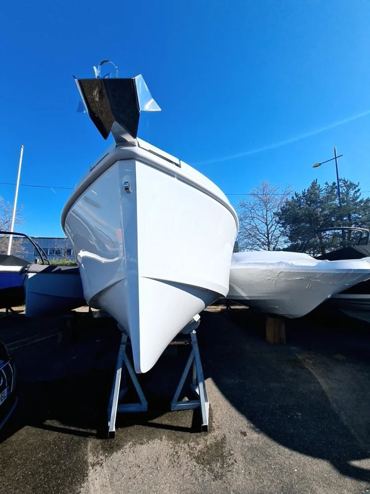 BoatPhoto.coverAlt