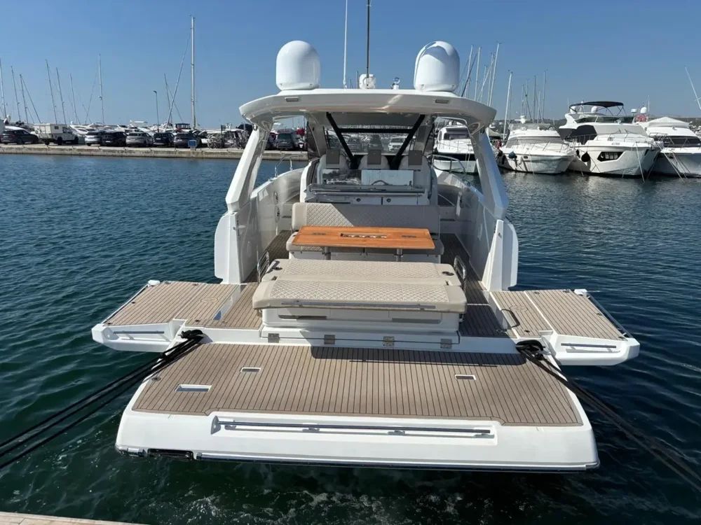 BoatPhoto.coverAlt