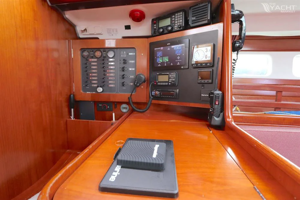 2004 BENETEAU Oceanis 423 Clipper for sale in The Netherlands, photo 4 of 5