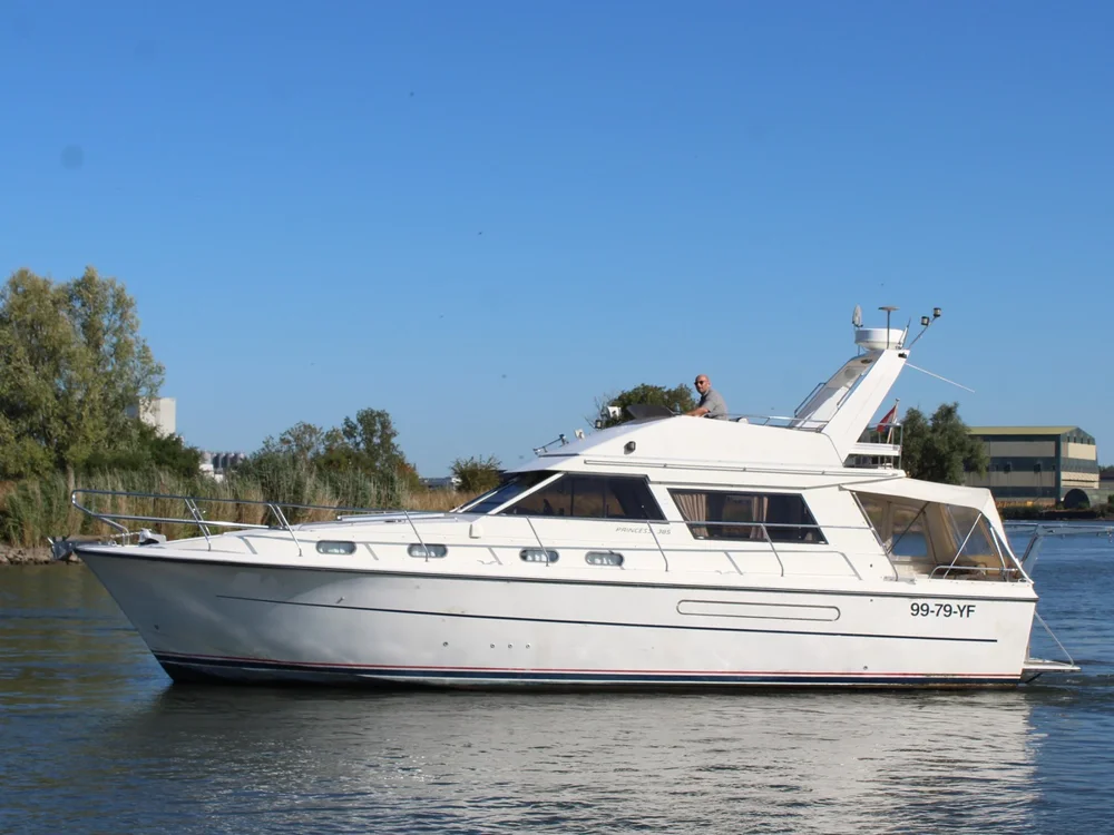 BoatPhoto.alt