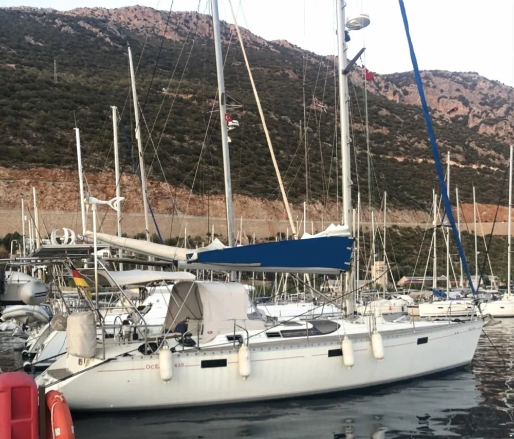 BoatPhoto.coverAlt