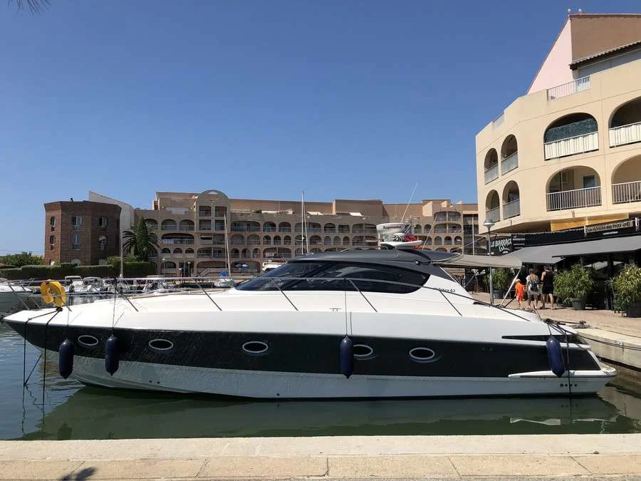 BoatPhoto.coverAlt