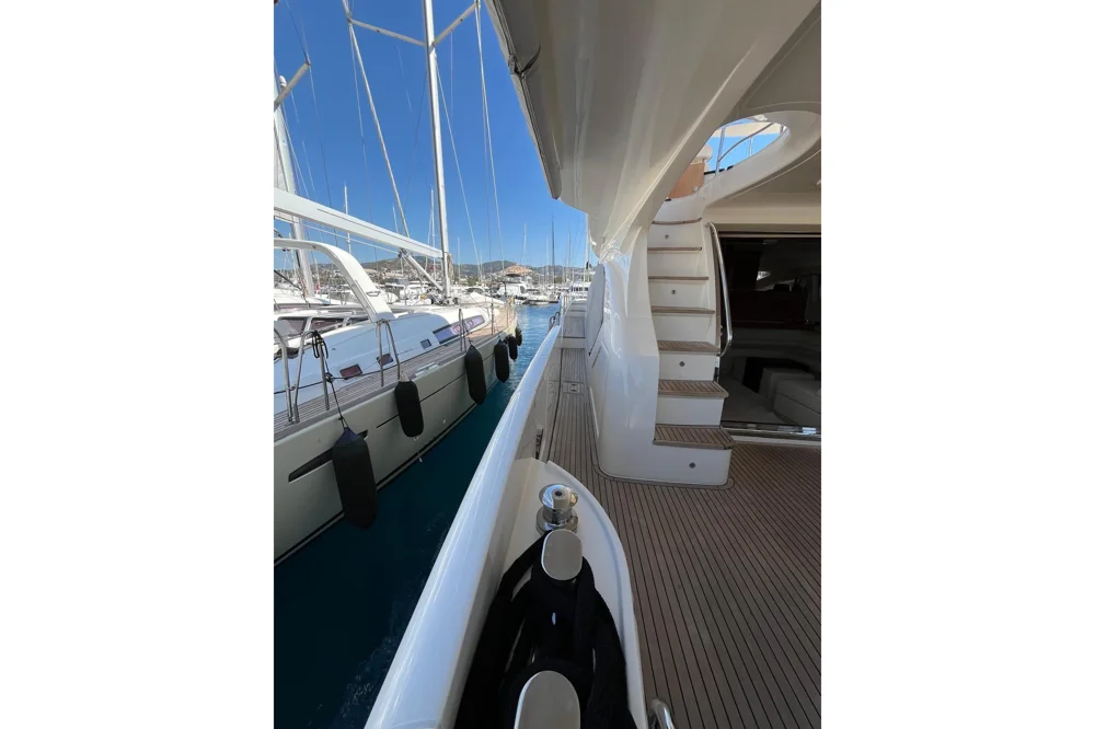BoatPhoto.alt