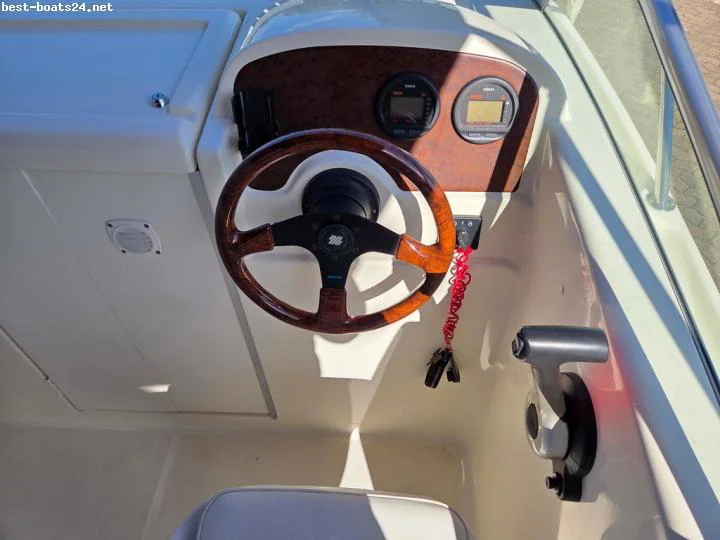 BoatPhoto.alt