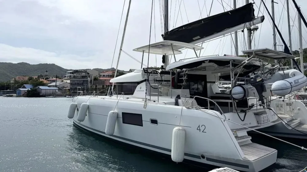 BoatPhoto.coverAlt